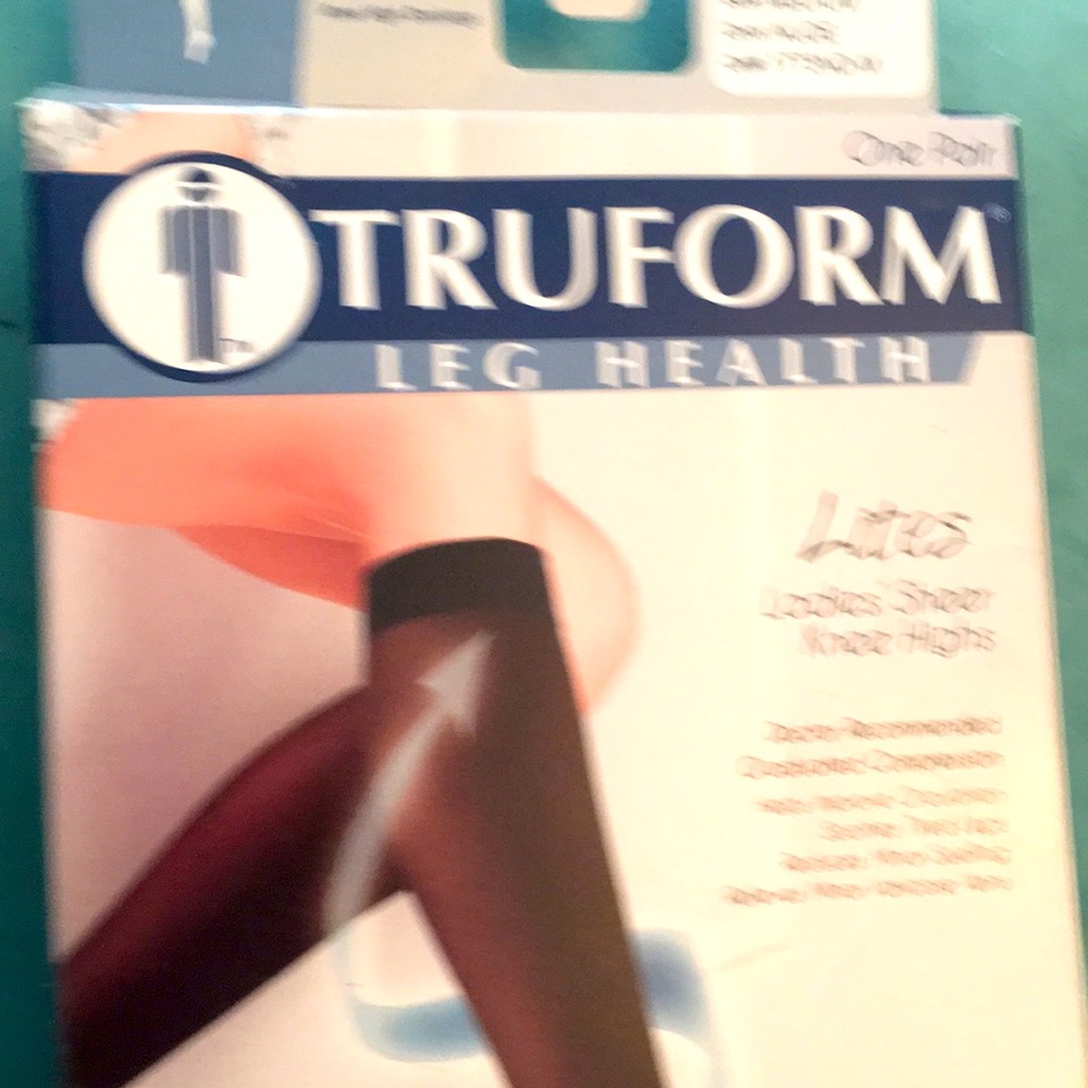 True form new moderate compression knee highs